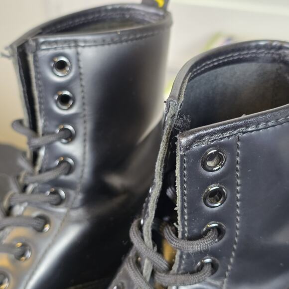 Dr. Martens 1460 Women's Original Smooth Leather Lace Up Boots - Black, Size 6 - Picture 6 of 11